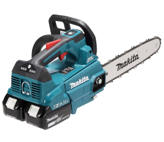 Batteridriven motorsåg från Makita, modell DUC306, med två batterifack och 36V märkning, används för trädfällning och grenkapning.