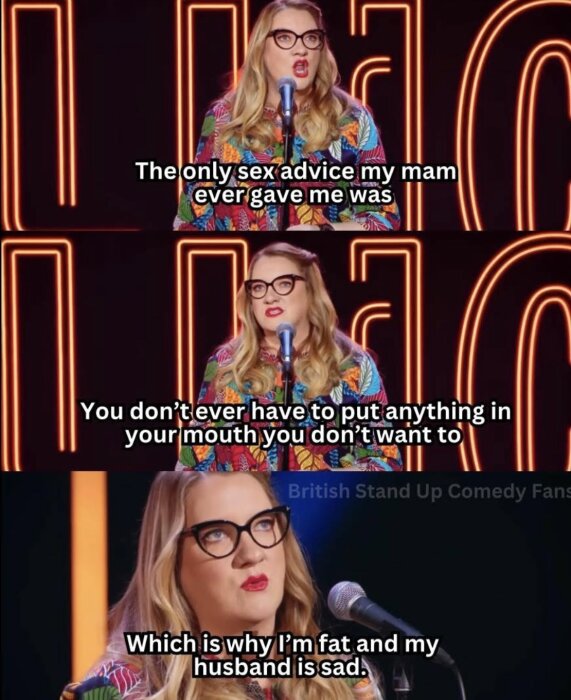 Kvinna på standup-show framför mikrofon, klädd i färgglad skjorta, med text om sexråd från sin mamma och skämtsamt avslut om sin man.