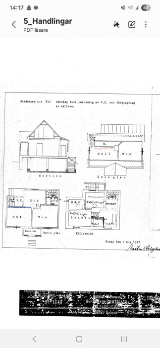 Byggnadsritning från 1947 över bostadshus med sektioner och planer, visar garderobsvägg markerad i rött på överplan och i blått på nedre plan.