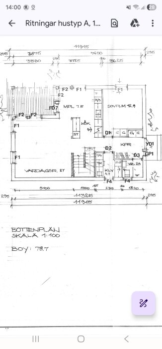 Arkitektritning av bottenplan för hustyp A, med detaljerade mått och beteckningar för olika rum och delar av huset, skala 1:100.