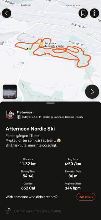 Skidåkning på Tunets IP, Borlänge, med en rutt på 11,32 km. Information inkluderar hastighet, kaloriförbränning och hjärtfrekvens. Anpassad karta visas.