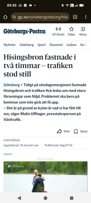 Reklam för TV4 Play med två personer i flytvästar på sjö.