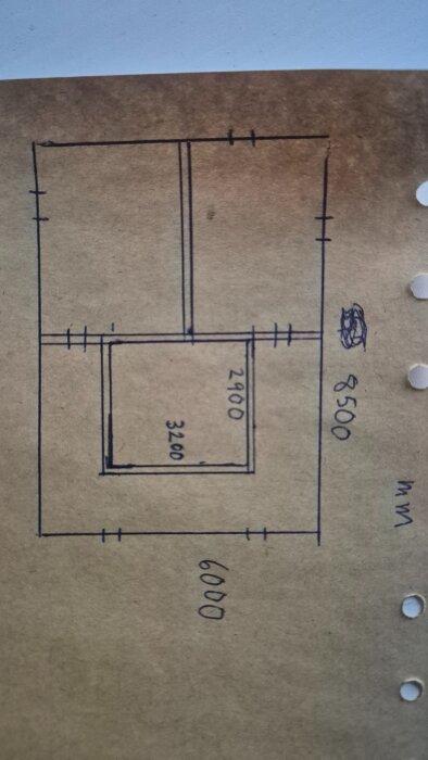 Ritning av krypgrund med mått i millimeter, visar en rektangulär matkällare på 2900x3200 mm. Totalmåtten är 6000x8500 mm.