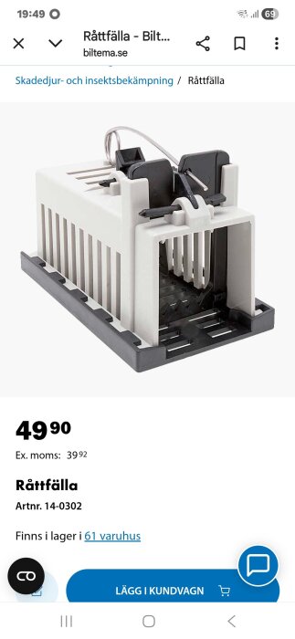 Råttfälla från Biltema, vit med svart bas och metalldelar, visas vid ett pris av 49,90 kr, artikelnummer 14-0302.