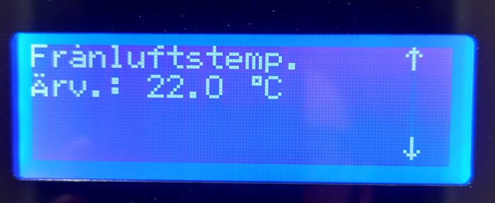 Display av REC Temovex RT Blue visar frånluftstemp på 22.0°C.