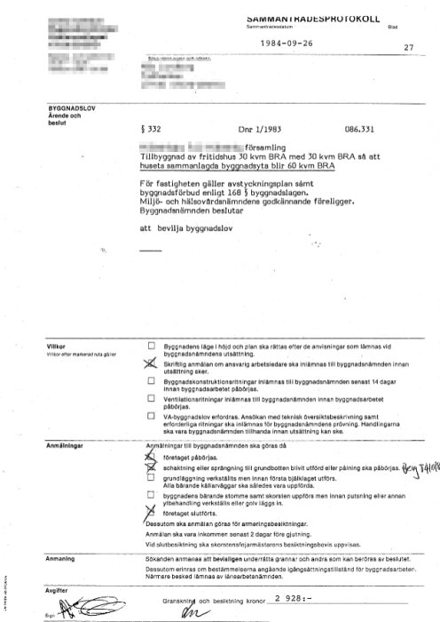 Bygglovsprotokoll från 1984 för tillbyggnad av fritidshus med specificerade krav och avgifter, inklusive godkännande av byggnadsnämnden.