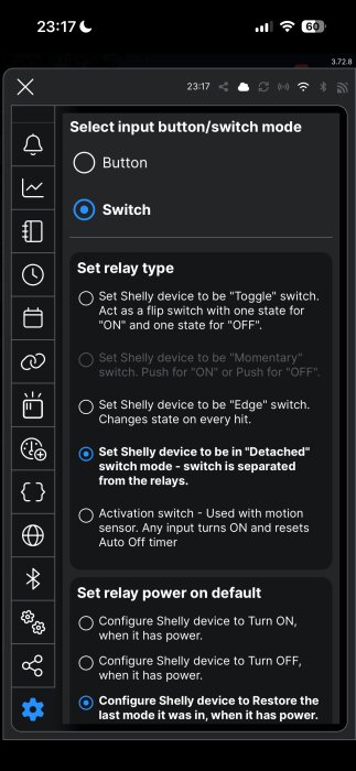 Inställningar för Shelly-enhetens switchläge med alternativ för "Toggle", "Momentary", "Edge", och "Detached" samt relay power återställningsläge.