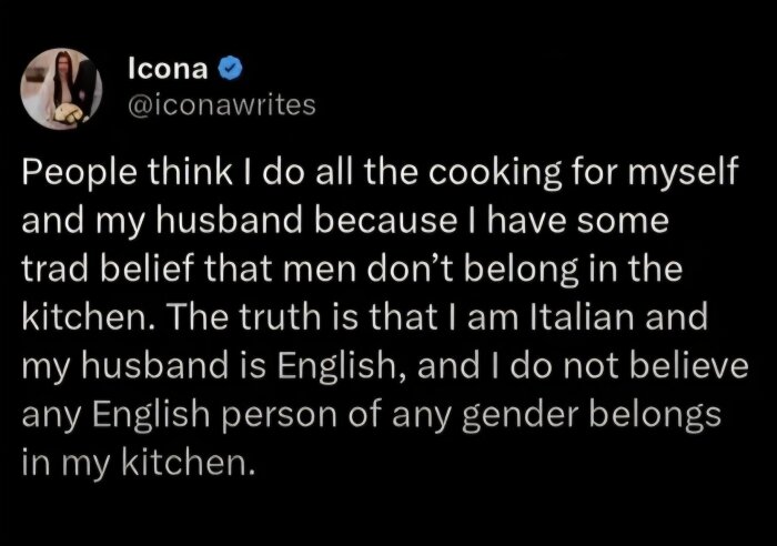En skärmdump av en tweet från "Icona" där hon diskuterar kulturella skillnader i köket mellan henne, en italiensk, och hennes engelska man.