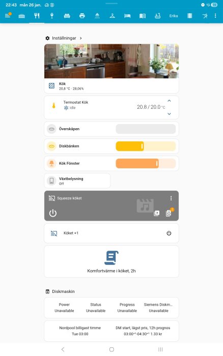 Dashboard för köksinställningar; visar temperatur, komfortvärme, diskbänkstatus, och media-kontroller. Designad för mobil/padda.