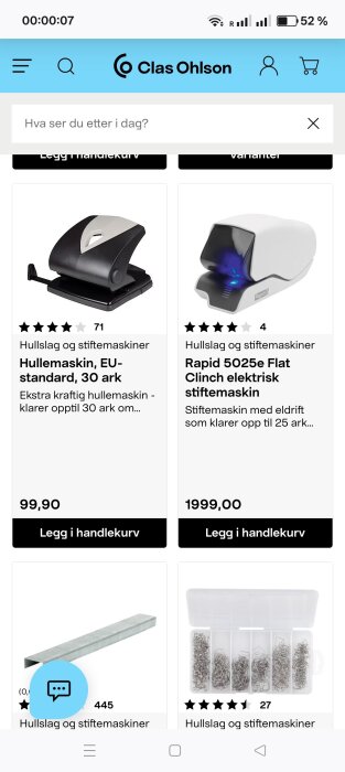 Webbskärmdump från Clas Ohlson som visar produkter: hålslag, elektrisk häftapparat, häftklammer och stift.