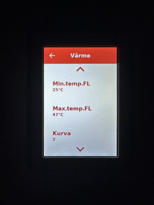 Display med uppvärmningsinställningar: Min.temp.FL 25°C, Max.temp.FL 47°C, Kurva 2.