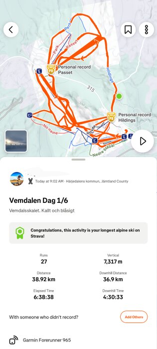 Karta över Vemdalsskalet med skidåkning, visar rutter och personliga rekord. Text: "Vemdalen Dag 1/6", längd 38,92 km, vertikal 7 317 m, skiddatur data.