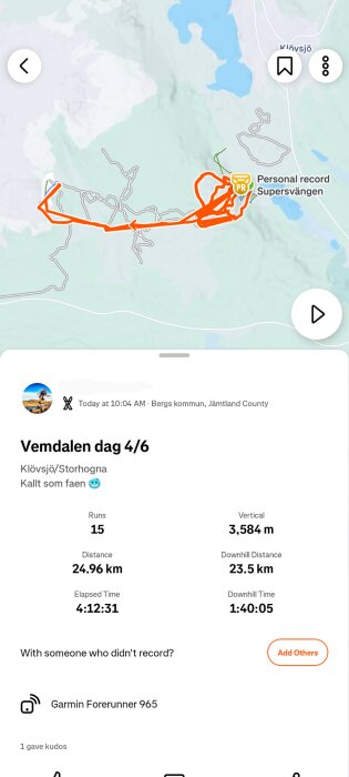 Karta som visar spår av en skidrutt i Vemdalen, Klövsjö/Storhogna, med data om avstånd och tid från en Garmin-enhet.
