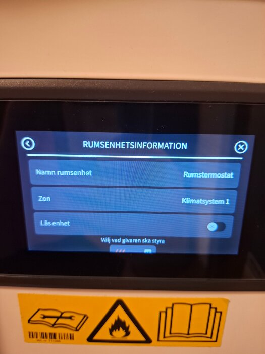 Skärm på Nibe S735 med menyn “Rumsenhetsinformation”, visar inställningar för rumstermostat och klimatsystem.