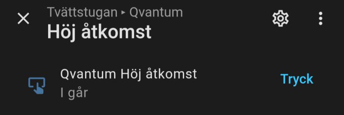 Gränssnitt för Qvantum-appen, visar "Höj åtkomst" med en knapp för att trycka på.