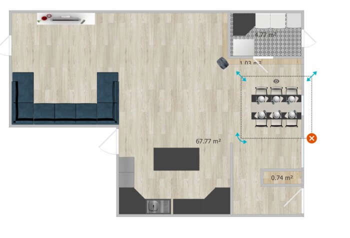 Planritning av 70-tals villa med U-formad blå soffa i vardagsrummet, matsalsbord för åtta, och kök med diskbänk. Totalyta 67.77 kvm.