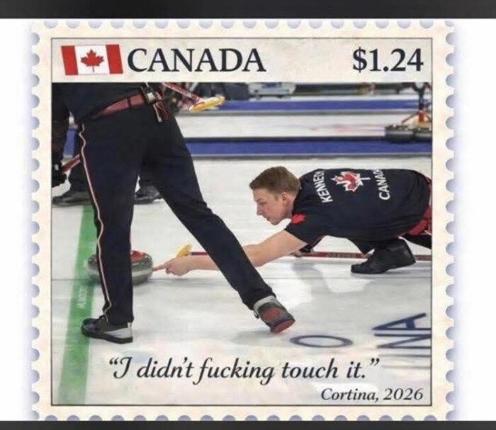 Frimärke med kanadensisk curlingspelare som pekar på en sten på isen, med texten "I didn't f*cking touch it." från Cortina 2026.
