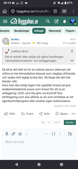 Skärmdump av diskussionstråd på Byggahus.se, där användaren karkka svarar på inlägg om elinstallation och redigeringstider.