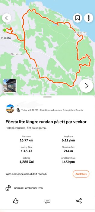 Karta över en 16,77 km lång löprunda runt Mogata med statistik: 6:11 min/km, 1:43:47 löptid, 244 m höjdökning, 1 285 kalorier brända.