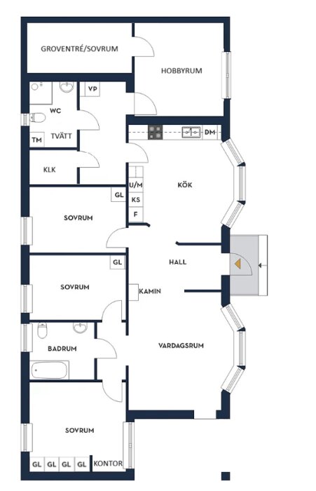 Planritning av villa på 110 kvm med flera rum, inklusive kök, vardagsrum, sovrum, hobbyrum och badrum, med föreslagen ombyggnation av garage och tvättstuga.