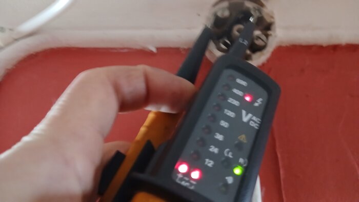 Spänning B och C_Lampa AV_bild 4.jpg