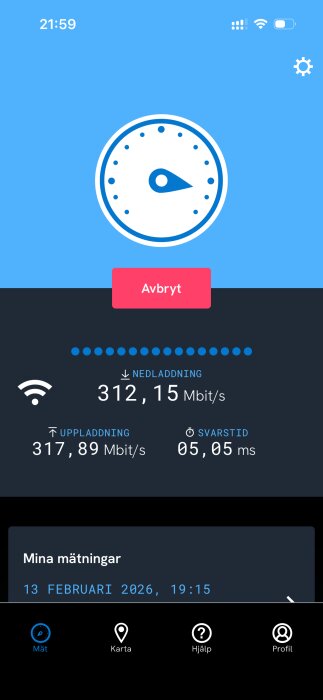 Mobilapp visar trådlös hastighetsmätning: nedladdning 312,15 Mbit/s, uppladdning 317,89 Mbit/s, svarstid 5,05 ms.