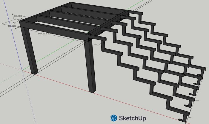 3D-modell av en konstruktion med trappform och förstärkning, med måttangivelser. Feedback om orange förstärkningar efterfrågas.