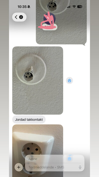 Jordad takkontakt med vit ram installerad i taket och en bild av ett vägguttag med två hål syns också.