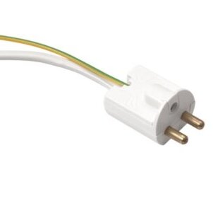 Vit elektrisk kontakt med jordhål och anslutna kablar i olika färger.