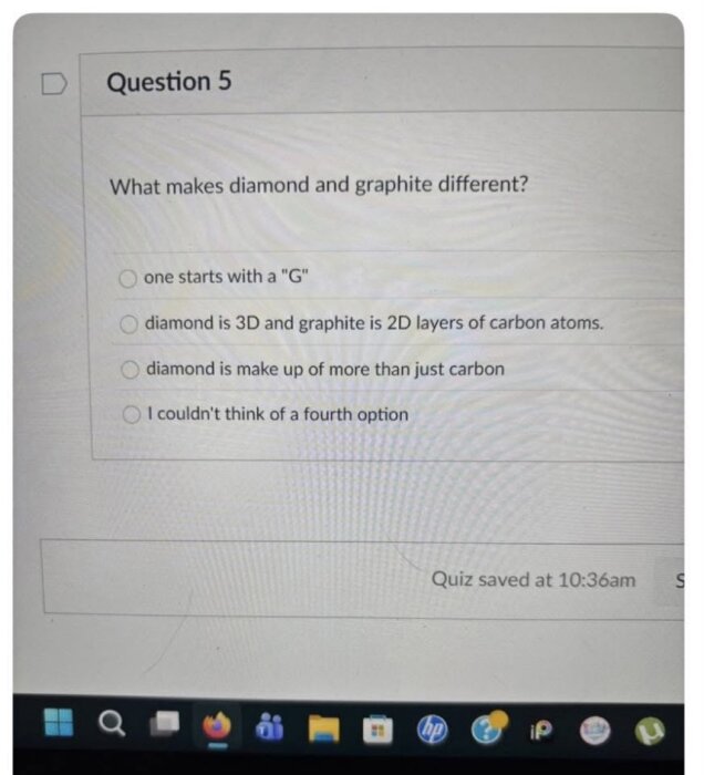 Fråga på datorskärm om skillnader mellan diamant och grafit, med flervalsalternativ.