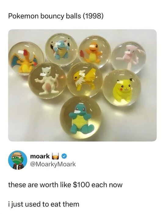 Transparenta studsbollar från 1998 med små figurer från Pokémon inuti, nio bollar totalt placerade på en vit yta.