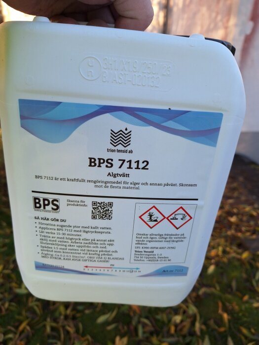 Behållare av rengöringsmedel BPS 7112 för algtvätt, rekommenderat för att ta bort rödalger.