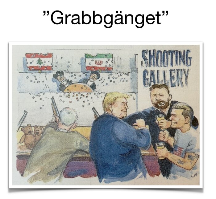 En tecknad bild av fyra män vid en skjutbana, en skjuter och tre pratar. Skylt "Shooting Gallery" syns i bakgrunden. Libanons och Irans flaggor ovanför.