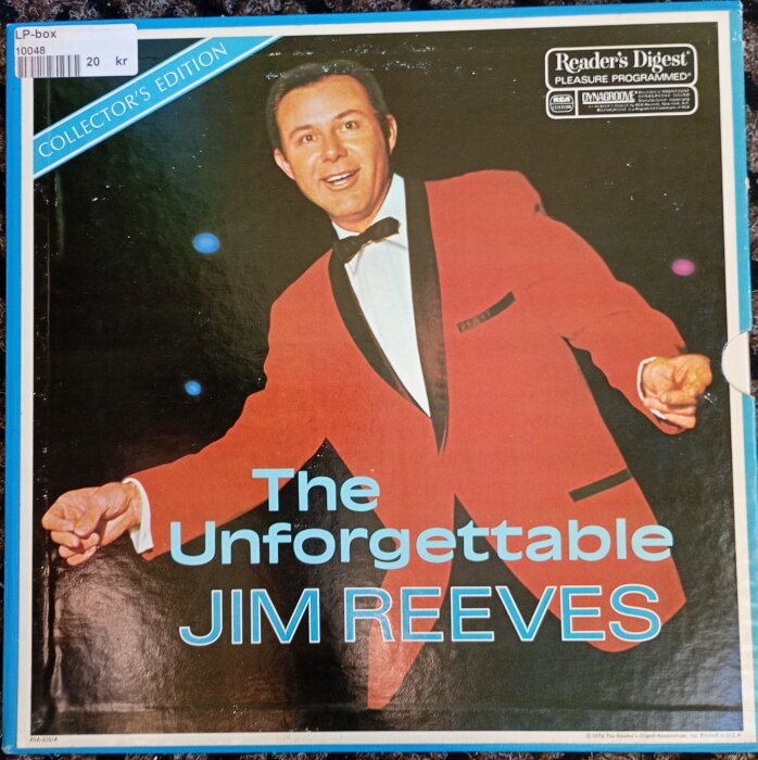 LP-fodral för "The Unforgettable Jim Reeves" i röd kavaj, med etikett "Collector's Edition" och "RCA Dynagroove" logotyp.