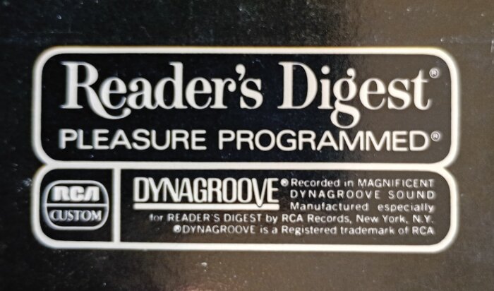 Reader's Digest pleasure programmed" etikett med RCA Dynagroove system.