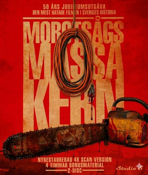 Poster med motorsåg, elkabel och text om en 50-årsjubileumsutgåva av en kontroversiell film.