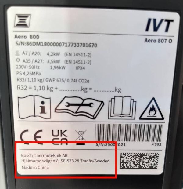 Etikett på IVT Aero 800 värmepumpsenhet med tekniska specifikationer, CE-märkning och företagsinformation från Bosch Thermoteknik AB, tillverkad i Kina.