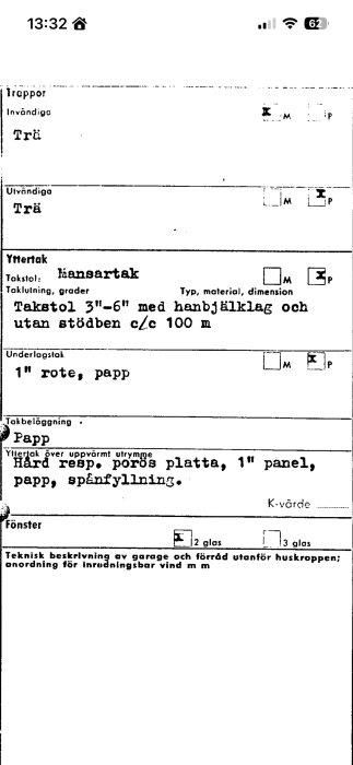 Formulär för mansardtak som beskriver material och dimensioner, inklusive takstolar, hanbjälkar och takbeläggning av papp.