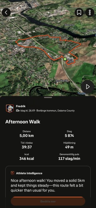Karta över en 5 km promenadrutt i Borlänge, med detaljer om distans, steg, tid, höjdökning, kaloriförbrukning och genomsnittlig puls.