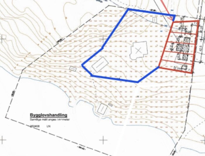 Översiktsbild över markområde i Norrtälje kommun, ca 15 000 m², markerat med blå och röda linjer. Bygglovshandling visas.