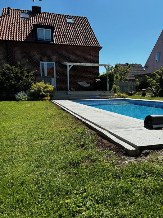 Pool.jpg