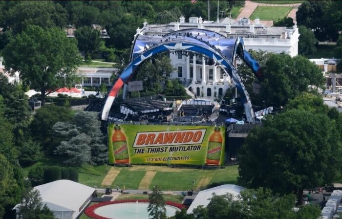 motocross-riders-practicing-in-front-of-the-white-house-v0-6g1hoh15h47h1.jpeg