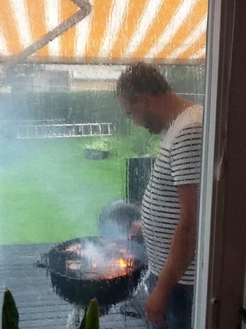 Grill i regn_n.jpg