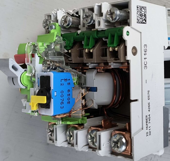 hager_cda425r-04.jpg