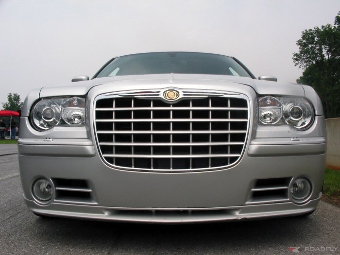 2006-chrysler-300c-srt8-grille.jpg