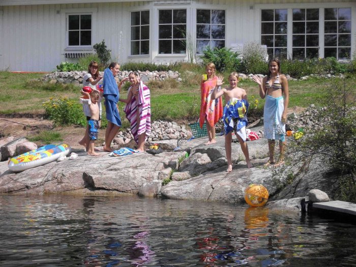 Kids at swimming pond SDC10900 sc.jpg