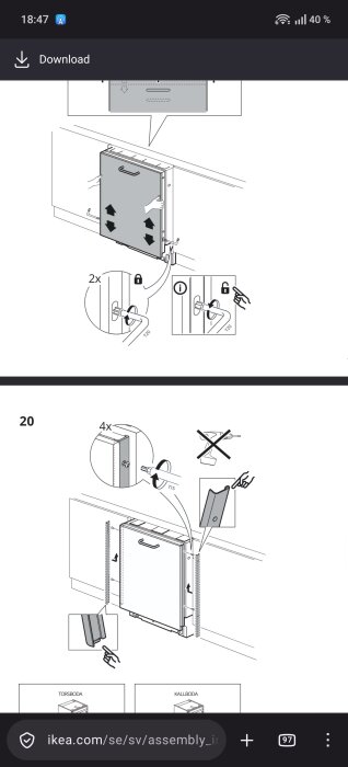 Illustration som visar monteringsinstruktioner för att justera och säkra dörrmekanismen på en Ikea-kökslucka med hjälp av skruvar.
