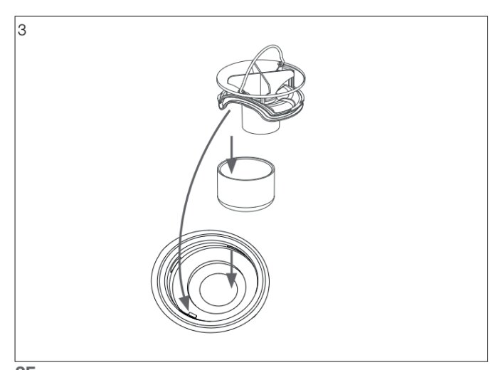 Illustration av Purus golvbrunn Våke med instruktion för montering av löstagbart vattenlås och kopp i centrumhålet.
