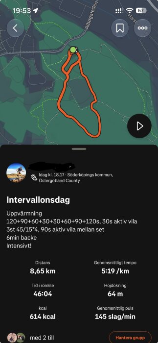 Karta över löprunda i Söderköpings kommun, visar en slinga längs Alboga leden. Text om intervallträning och statistik med distans 8,65 km och 614 kcal.