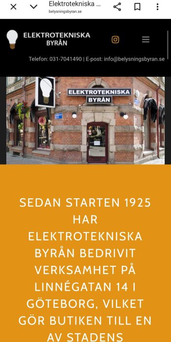 Butiksfasad för Elektrotekniska Byrån med skyltar och tegelvägg, belägen på Linnégatan 14 i Göteborg.